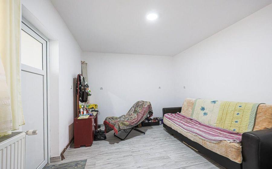 Rezervat Casa renovata cu 3 camere din caramida in ... - 8