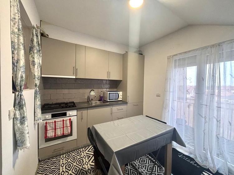 Apartament 3 camere, mobilat - 800e/ mp -Sanmihaiu Roman Comision 0% - 3