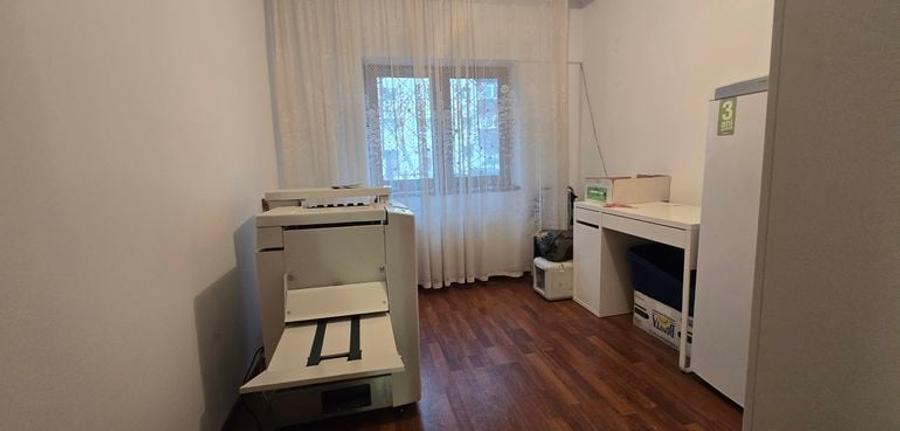 Targoviste, str. Boerescu Zaharia, parter, vanzare apartament 4 camere - 8