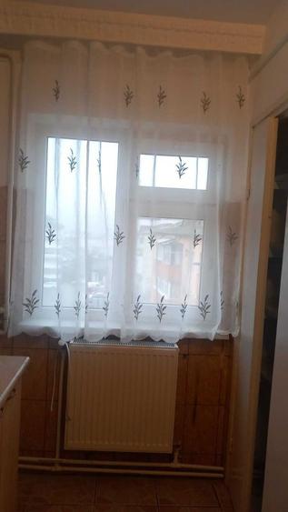 Proprietar inchiriez apartament 2 camere zona centrala Petrodava - 1