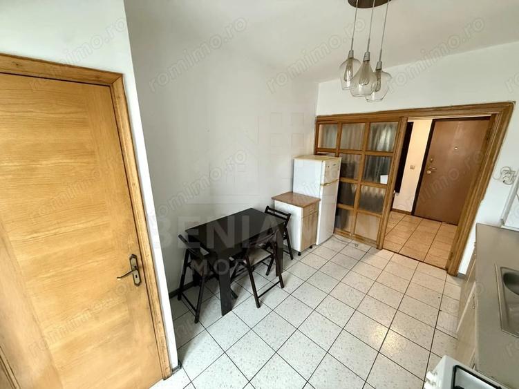 Apartament cu 3 camere decomandat în Central