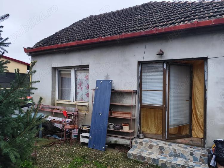 Casa pe col? cu teren 396 m2 ?i proiect de mansardare (reinnoibil) - 1