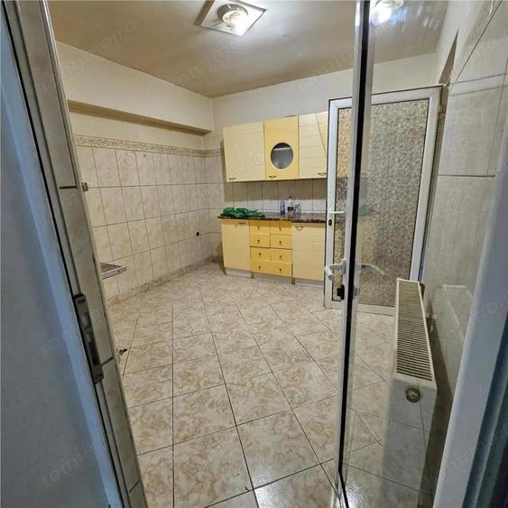 Doua case vecine, cu vad, in Bucure #537;ti, Tineretului, Parcul Carol - 14