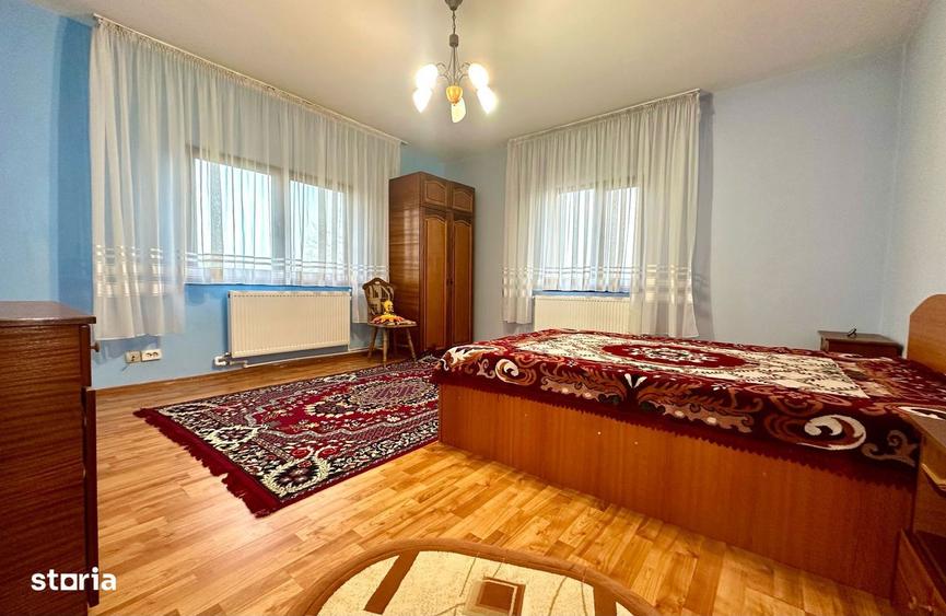 Casa spa?ioasa (6 camere) + teren 1382mp + garaj si foisor - 11