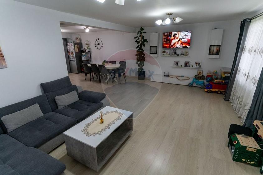 Casa / Vila deosebita de vanzare, Hateg jud. Hunedoara - 2