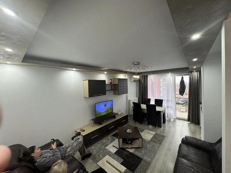 Inchiriez apartament cu 3 camere - 5