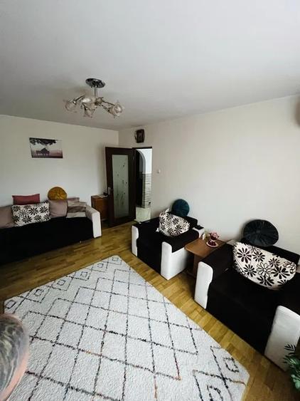 Apartament 3 camere cu centrala proprie - 1