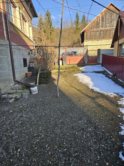 Casa de vanzare in Nadasu, judetul Cluj doua case, curte - 6
