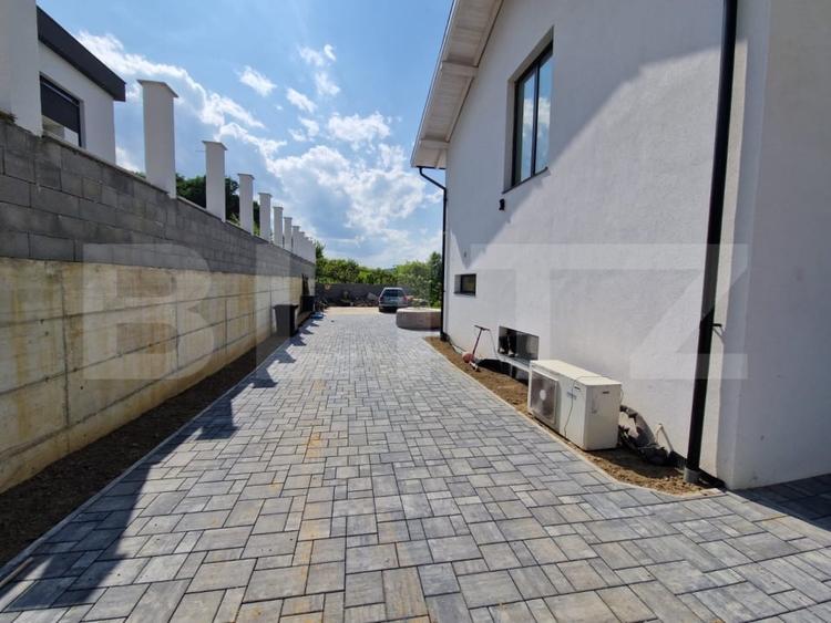 Vila superba in Livezeni, independenta energetic - 18