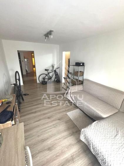 Apartament cu 3 camere, decomandat, etaj intermediar, Circumvalatiunii - 9