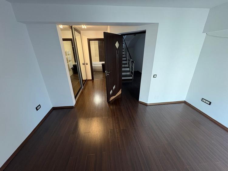 CASA VILA DUPLEX SPATIOASA S+P+1+M - GARAJ DUBLU Living Open Space Mansarda - 5