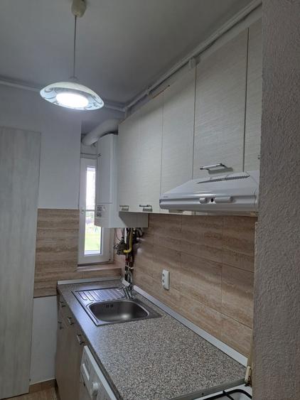2 camere etaj 1 zona cedonia 350 eu - 5
