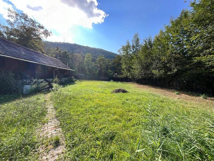 Pensiune 8 cam cu 4 paturi teren 1350 mp - 2