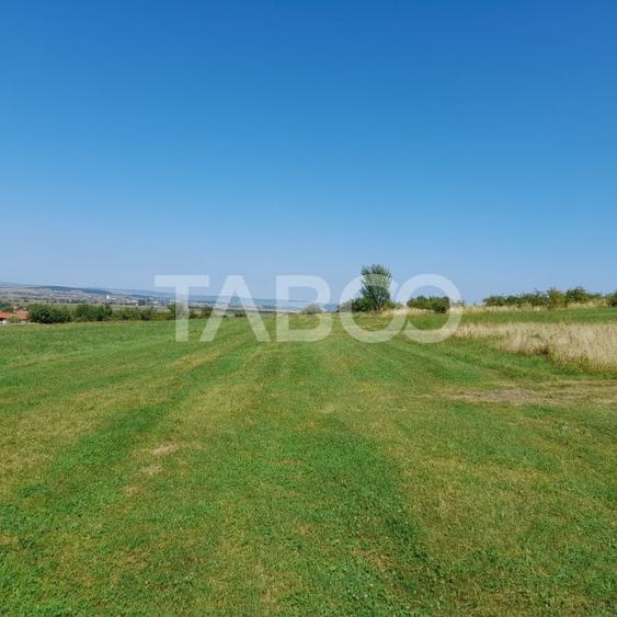 Teren 2400 mp cu deschidere 18 m in Orlat oportunitate investitii - 2