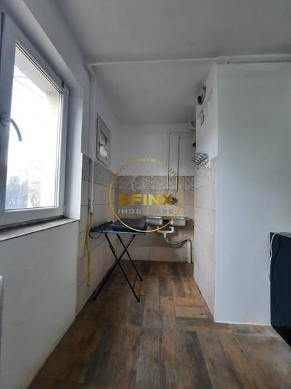Piata Resita, apartament 2 camere etaj 1 in bloc de 4 etaje, comision zero - 13