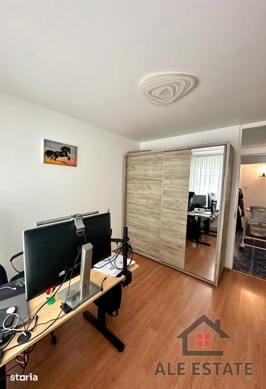 Apartament cu 4 camere decomandat în Central