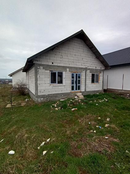 Exclusiv -Casa Valu lui Traian La roșu & termopane - 1