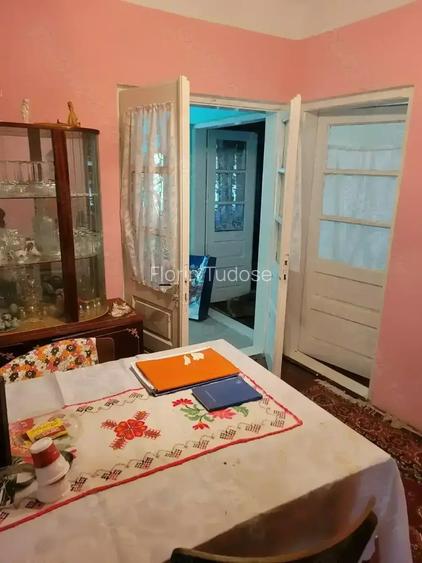 Casa si anexe de vanzare