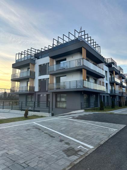 Prima inchiriere - apartament modern, curte proprie, parcare - 1