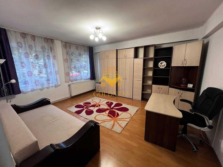 Garsonieră decomandată, mobilată în Central