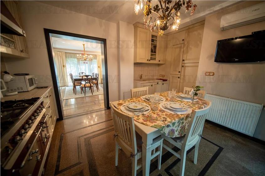 Vila de Lux cu Piscina, Acces direct la Lac si Vedere Panoramica - 12