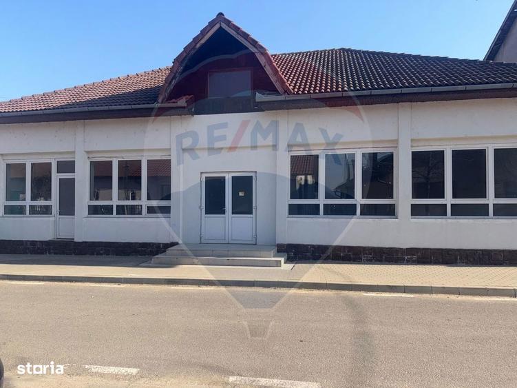 Spa?iu comercial de vanzare in Pianu de Jos 330 mp, aproape de A1 - 9
