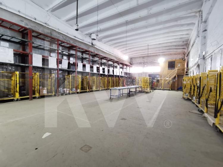 Depozite | 1600 mp | compartimentare la cerere | 8 m inaltime - 2