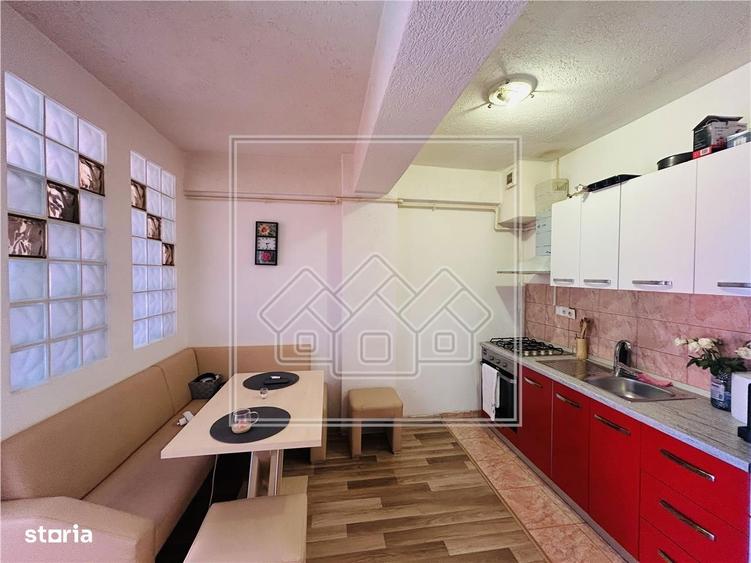 Ap cu 2 camere, la cheie, balcon - etaj intermediar - 2