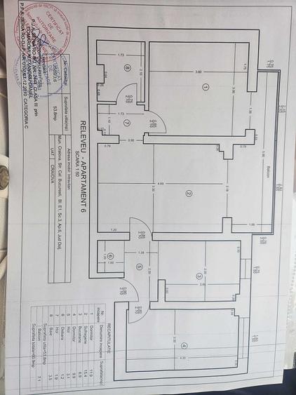 Apartament cu 3 camere semidecomandat în Calea București