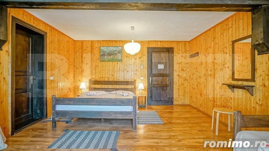 Casă cu 14 camere cu Teren 1360 Mp în Noua