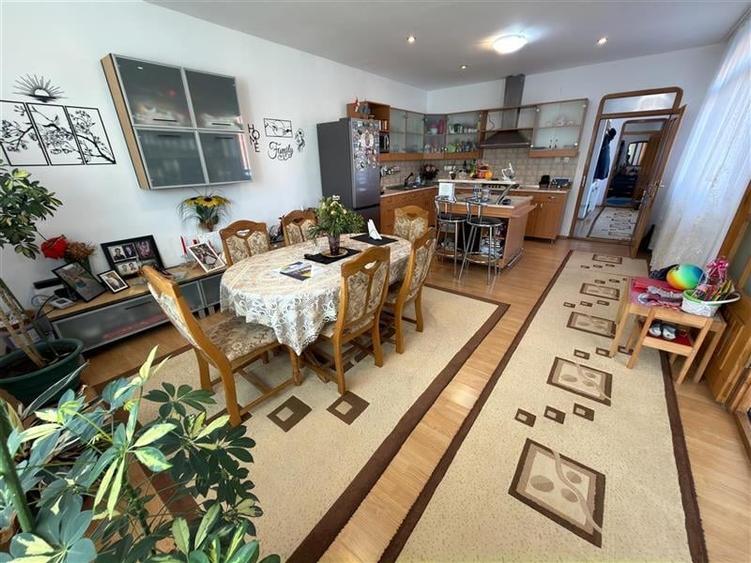 FILM& 3D!Proprietate duala distinctiva: showroom,birouri,locuinta,venit pasiv, i - 18