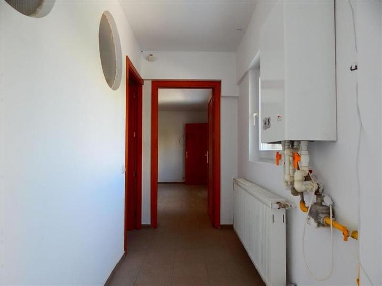 Vila de vanzare pretabila clinica medicala/birouri - 27