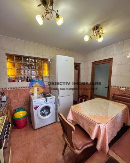 Apartament 3 camere-Zona Spitalul Judetean/Scoala nr.2 - 2