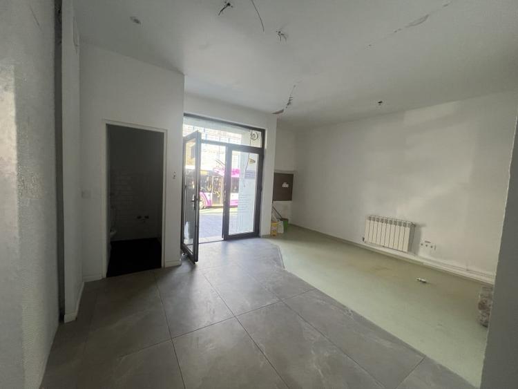 Spatiu de vanzare la strada  , 50 mp , 21 Decembrie - 3