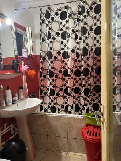 Inchiriez apartanent 2 camere - 4