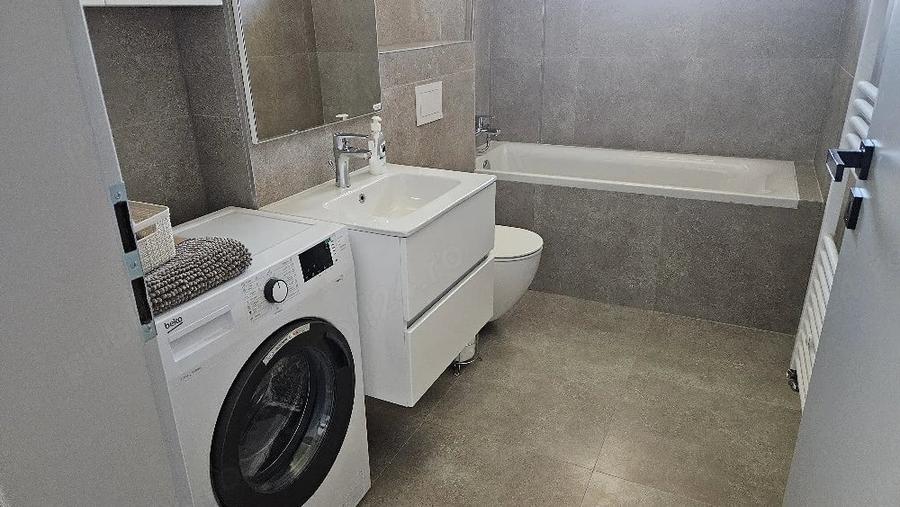 Apartament cu 2 camere semidecomandat în Triaj