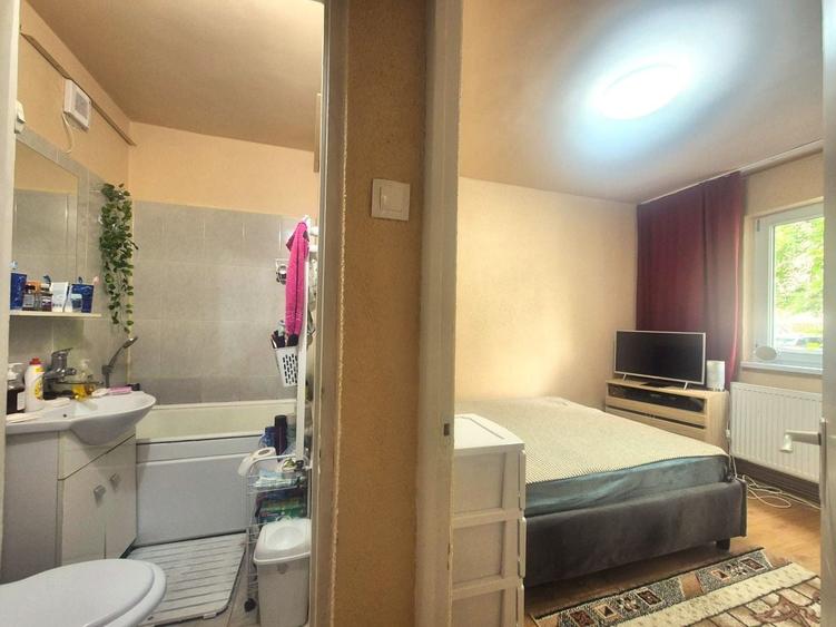 Apartament cu 2 camere semidecomandat în Vlahuță