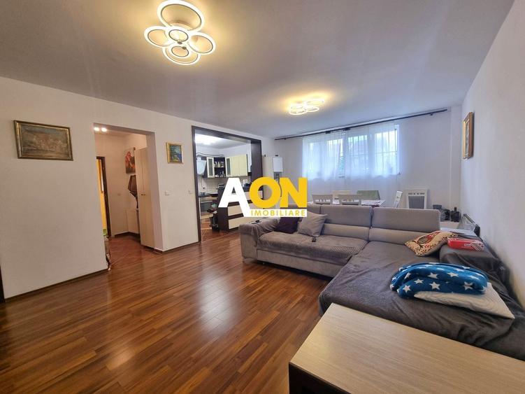Apartament cu 4 camere decomandat, mobilat în Cetate