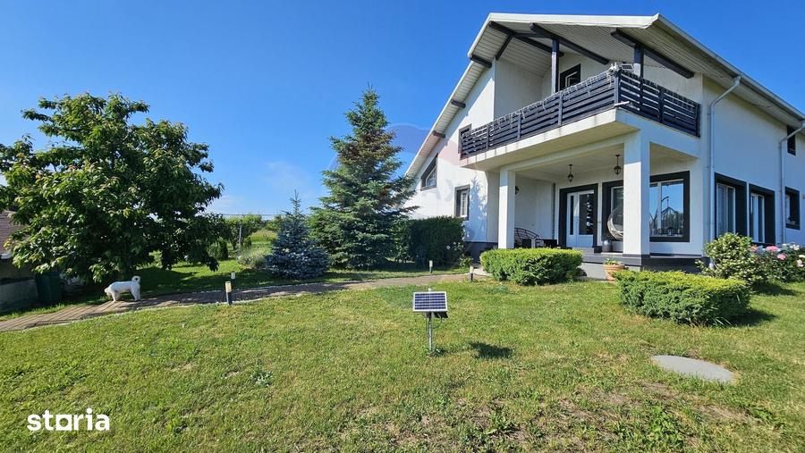 Casă cu 6 camere cu Teren 3614 Mp în Moara