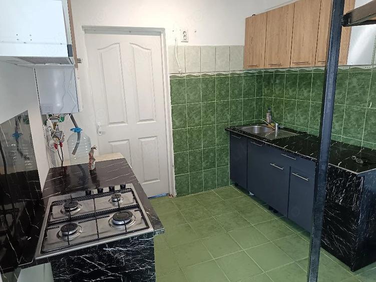 Casă cu 8 camere cu Teren 350 Mp în Ultracentral