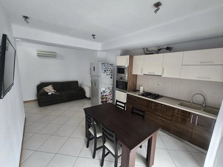 Apartament cu 3 camere decomandat în Torontalului
