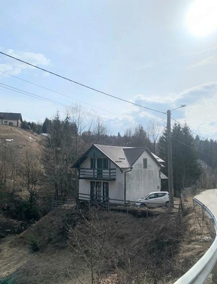 Casă cu 1 camere cu Teren 800 Mp în Dâmbovicioara