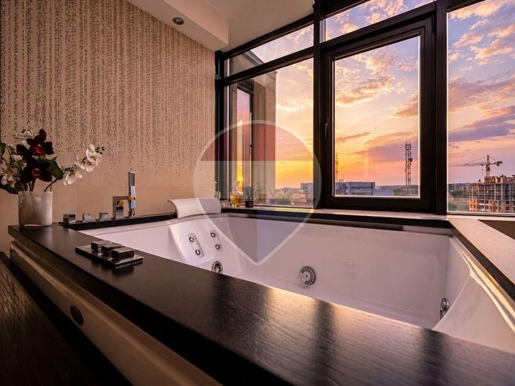 Penthouse cu 4 camere decomandat în Băneasa