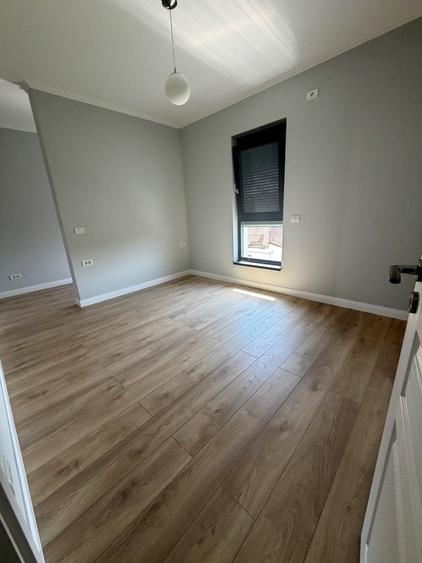 Duplex cu 4 camere cu Canalizare în Covaci