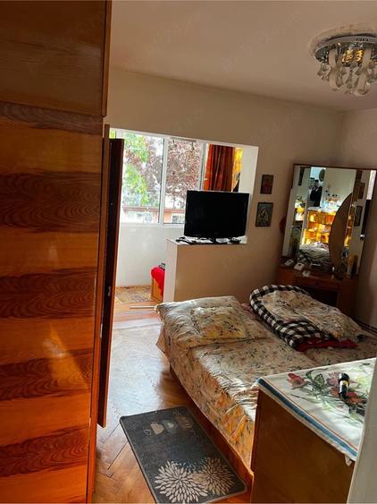 Apartament cu 2 camere decomandat în Steaua