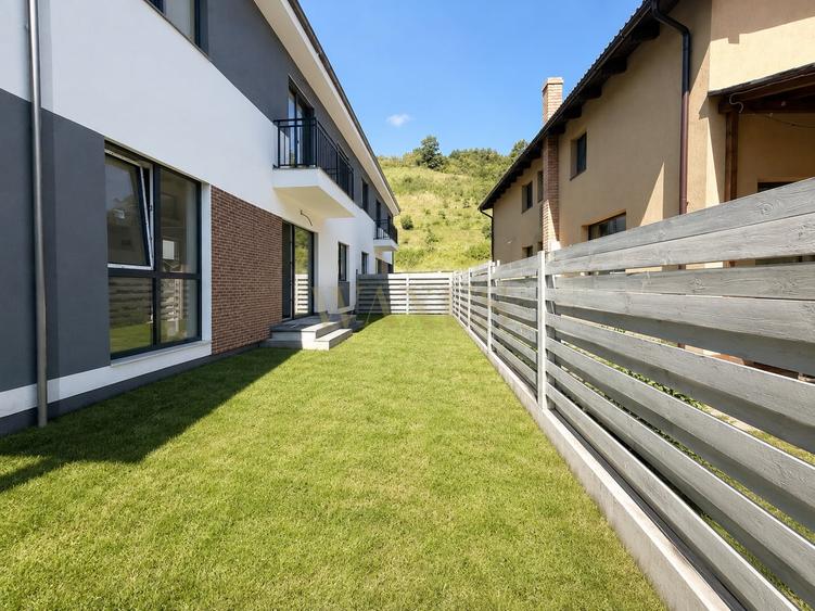 Duplex cu 4 camere cu Canalizare în Florești
