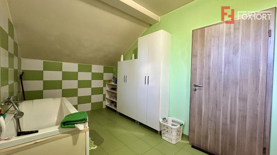 Casă individuală cu 6 camere cu Teren 649 Mp în Remetea Mare