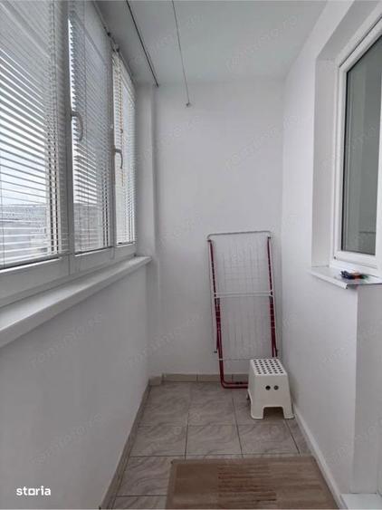 Apartament cu 3 camere semidecomandat, mobilat în Dristor