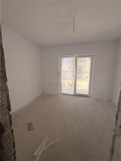 Apartament cu 3 camere decomandat în Giroc