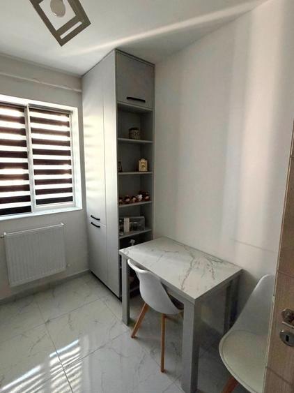 Garsonieră decomandată în Valea Adâncă